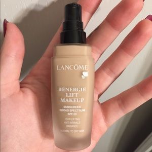Lancôme Paris Renergie Lift Makeup Foundation💄